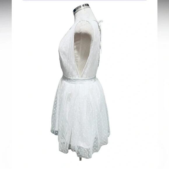 SHOWPO MARIABELLA MINI DRESS - TULLE PLUNGE DRESS IN WHITE SIZE 8 NWT - Picture 5 of 12